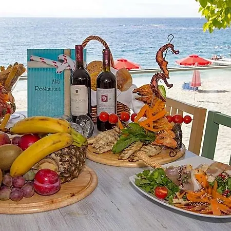 Akti 2* Pefkari